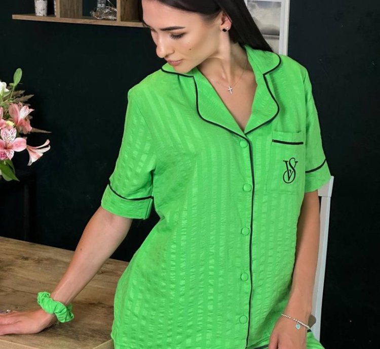 طقم بيجاما نسائي أخضر أنيق بأكمام قصيرة