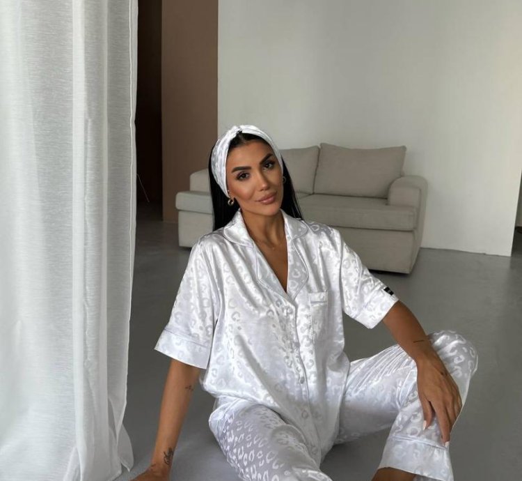 طقم بيجاما ستان وردي أنيق للنساء