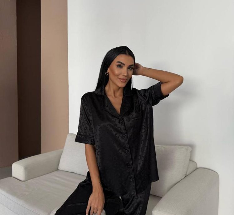 طقم بيجاما ستان وردي أنيق للنساء