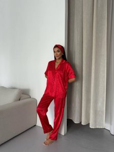 طقم بيجاما ستان وردي أنيق للنساء