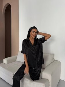 طقم بيجاما ستان وردي أنيق للنساء